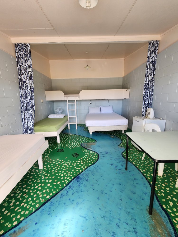 CABINS (Sleeps 1-6 persons)