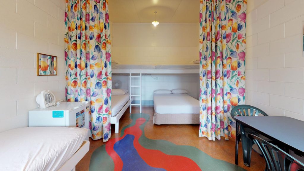 CABINS (Sleeps 1-6 persons)